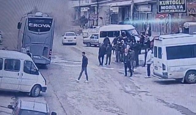 Park halindeki yolcu otobüsü yandı