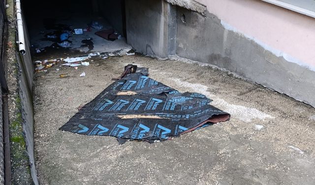 Saros Körfezi'nde kuvvetli lodos; işletmeler su altında kaldı (2)