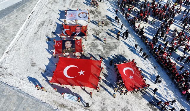 Sıfırın altında 22 derecede Sarıkamış şehitleri için yürüdüler / Ek fotoğraflar