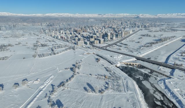 Sivas buz kesti; 227 yerleşim yeri yolu kapalı