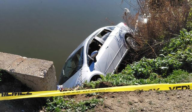 Su kanalına uçan otomobilin sürücüsü öldü