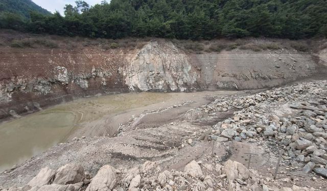 Tahtalı Barajı'nda su seviyesi yüzde 1 olarak ölçüldü