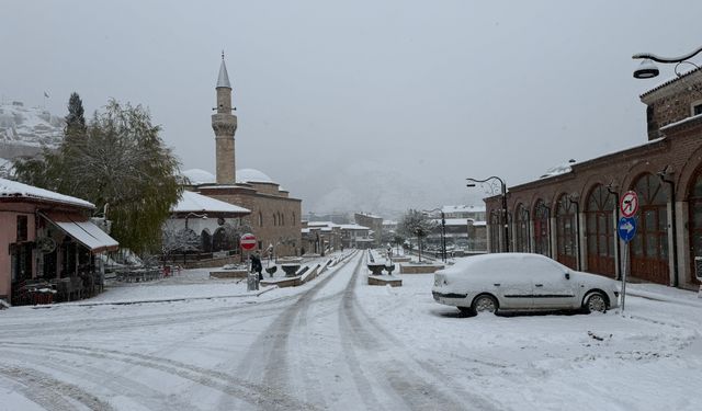Tokat beyaza büründü