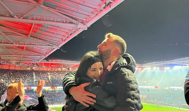 14 Şubat'ta tribünde evlilik teklifi