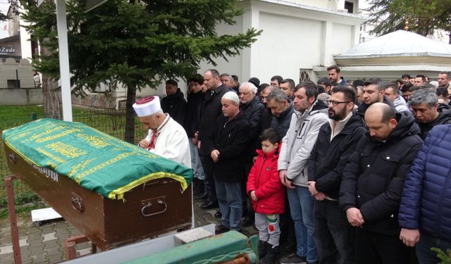 Alkollü sürücünün çarpıp ölümüne neden olduğu Sertaç, Bolu'da toprağa verildi
