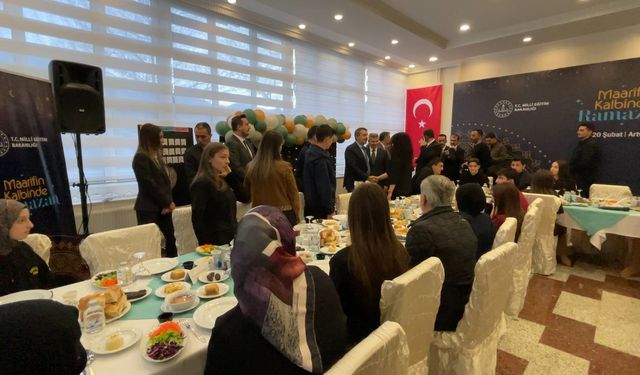 Bakan Tekin: 168 kişinin imzaladığı metinle ilgili suç duyurusunda bulunacağız (2)