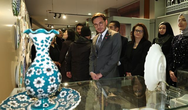 Belmek kurslarında şekillenen çiniler görücüye çıktı