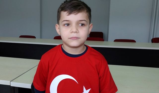 Cumhurbaşkanı Erdoğan ve eşinin horonunu ilgiyle izlediği Talha: Çok mutluyum