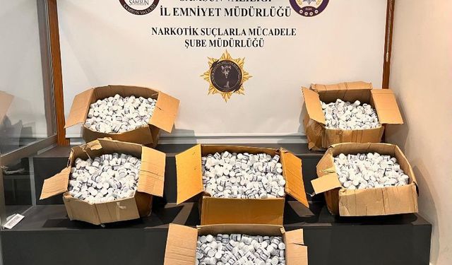 Evlerinden 230 bin hap çıkan anne-oğula gözaltı