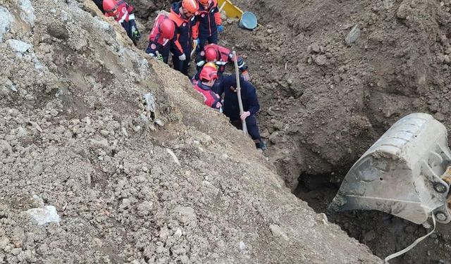 Göçük altında kalan operatör kurtarıldı