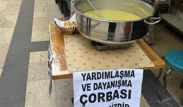Her gün 200 bardak çorbayı ücretsiz dağıtıyor