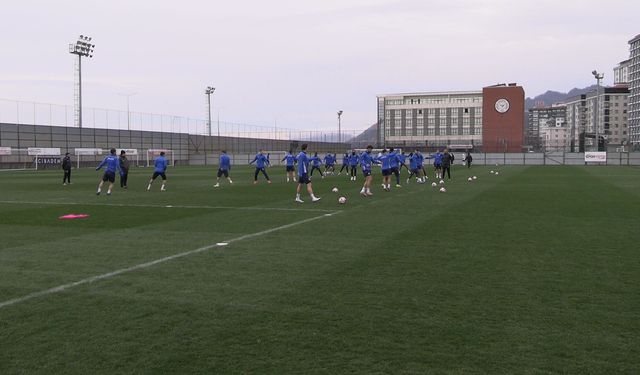 Rizespor'un kaptanı Mithat Pala: 3 puanı alacağımızı düşünüyorum / Video eklendi