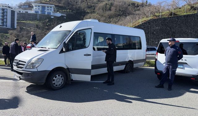 Taraftar grubunu taşıyan minibüs kaza yaptı