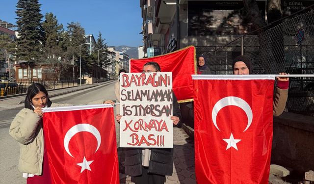 Tosya'da öğrencilerden 'bayrağa selam' etkinliği