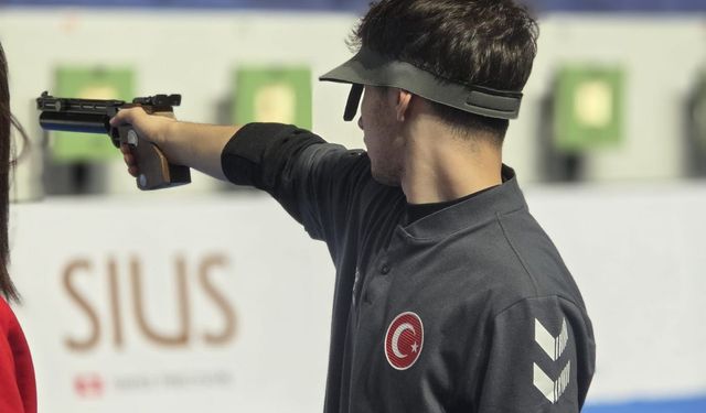 Trabzonspor sporcusu Eren Kalfa'dan Avrupa Şampiyonası'nda altın madalya