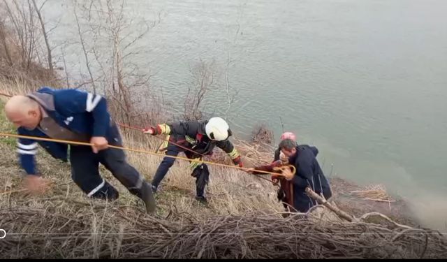 Traktör Kızılırmak'a yuvarlandı: 1 ölü, 1 yaralı