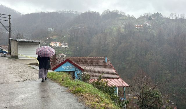 Zonguldak'ta heyelan; 3 ev etkilendi