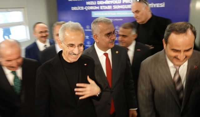 Bakan Uraloğlu'ndan 'Süper Hızlı Tren' müjdesi; Ankara-İstanbul arası 80 dakikaya düşüyor