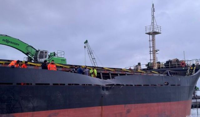 Bartın Limanı'nda 2 kuru yük gemisi çarpıştı