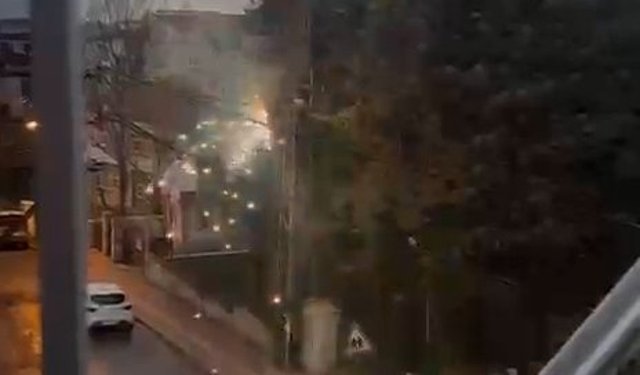 Elektrik trafosundan saçılan kıvılcımlar paniğe neden oldu