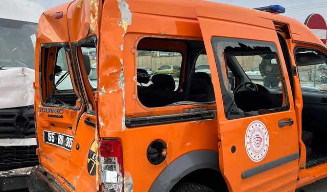 Fren sisteminde arıza olduğu iddia edilen kamyon, 4 araca çarptı: 19 yaralı/Ek fotoğraflar