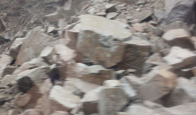 Gümüşhane-Giresun kara yolunda heyelan