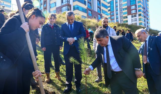 İlkadım'da fidanlar toprakla buluştu