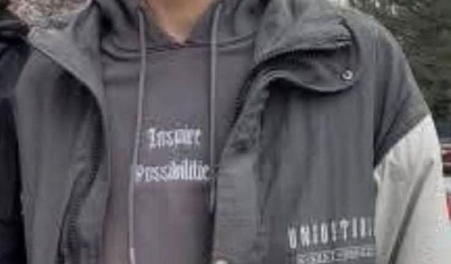 Kamyonete çarpan motosiklet sürücüsü hayatını kaybetti; kaza kamerada