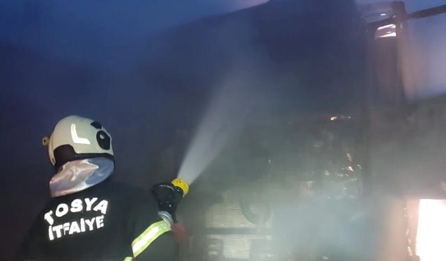 Kastamonu'da TIR yangını