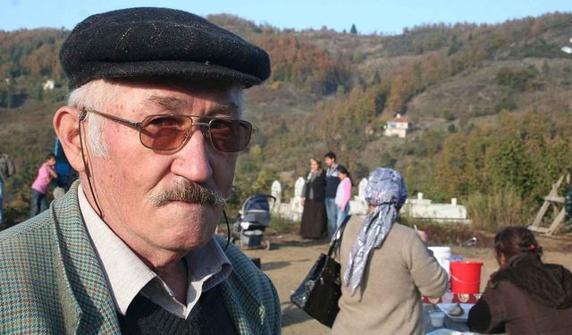 Tarım aracı devrildi: 1 ölü, 1 yaralı