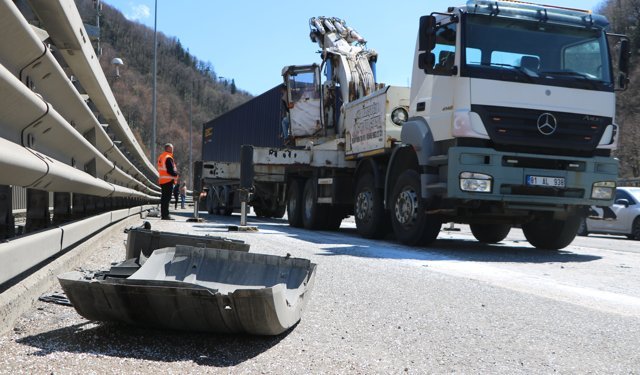 Anadolu Otoyolu'nda 5 araç kazaya karıştı; 5 yaralı