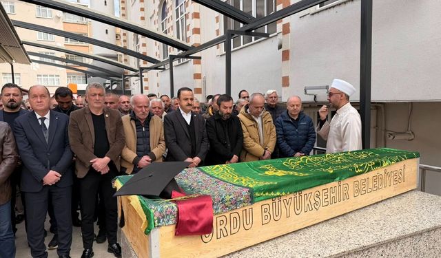 Beynindeki kitle nedeniyle tedavi gören Özlem doktor, hayatını kaybetti