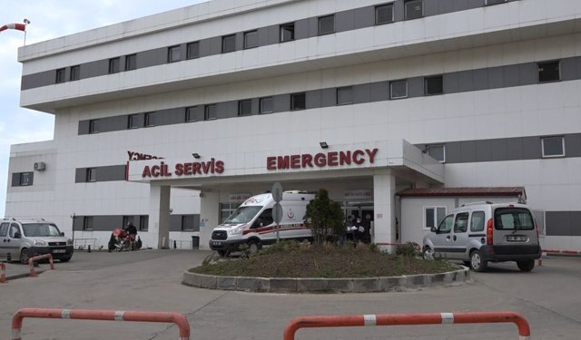 Bıçaklı kavgada yaralandı, kaldırıldığı hastanede tabancayla vuruldu