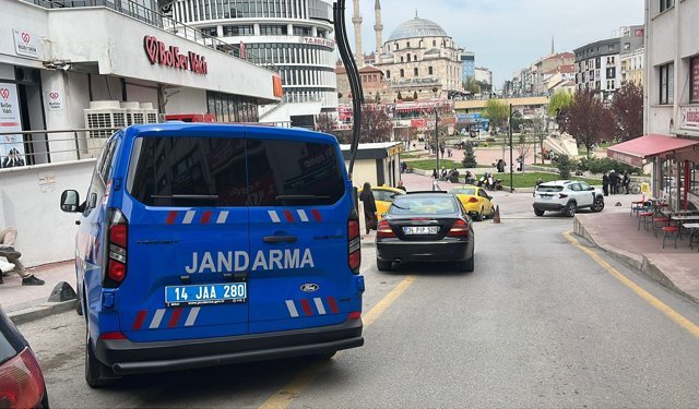 Bolu Belediyesi'ne yönelik soruşturma kapsamında jandarma 2 ayrı adreste arama yaptı
