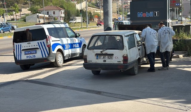 Çalınan otomobil akaryakıt istasyonunda terk edilmiş halde bulundu