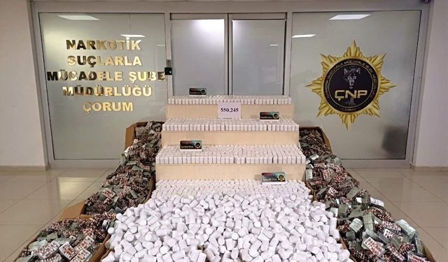 Çorum'da uyuşturucu operasyonu: 550 bin sentetik ecza ele geçirildi