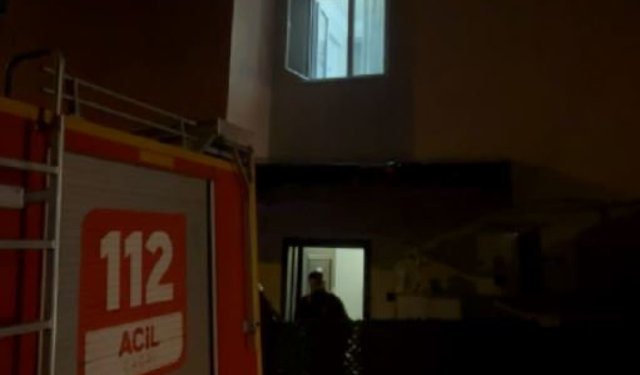 Elektrikli sobadan çıkan yangında anne ile 6 aylık bebeği dumandan etkilendi