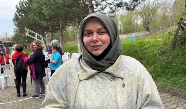 Gazetecilerden 19 yıl önce tadilatını yaptıkları okulun öğrencilerine bayram hediyesi