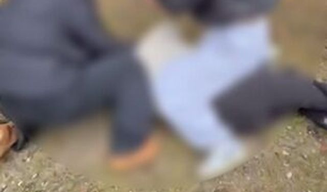 Liseli kızların kavgası; tekme- yumruk darbettiler