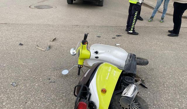 Otomobil ile motosiklet çarpıştı: 4 yaralı