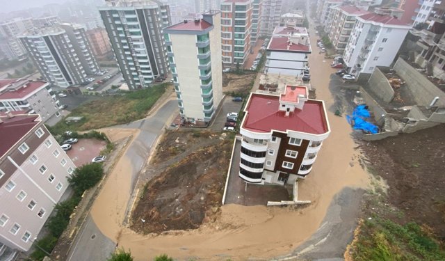 Prof. Dr. Yılmaz: Ülkemizde afetlerde artışlın en önemli nedenlerinden biri de yanlış yer seçimidir