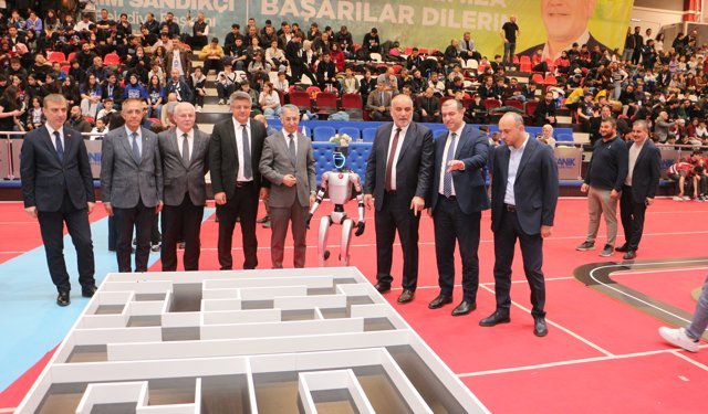 Robosam robot yarışması Samsun'da başladı