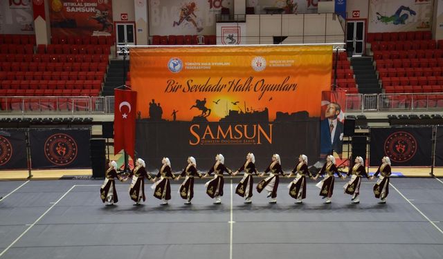 Samsun'da halk oyunları yarışmasında Atakum HEM'e çifte madalya