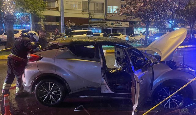 Samsun'da park halindeki otomobil yandı