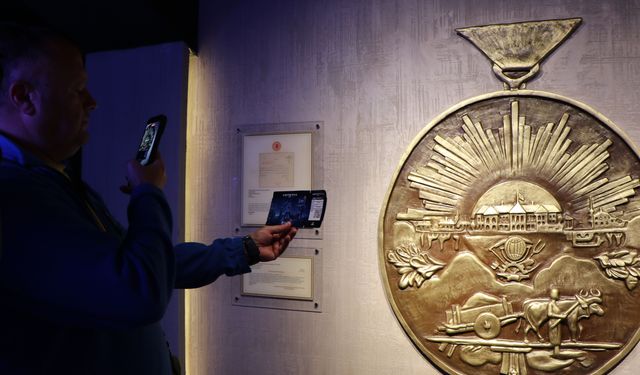 Türkiye'nin ilk uçan sinemasına yoğun ilgi