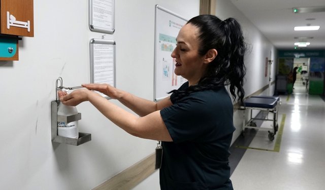 Yoğun bakımdan ödüllü roman çıktı / Ek fotoğraflar