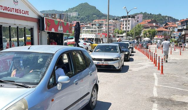 Amasra'da bayram yoğunluğu; 5 günde 25 bin 308 araç girişi oldu