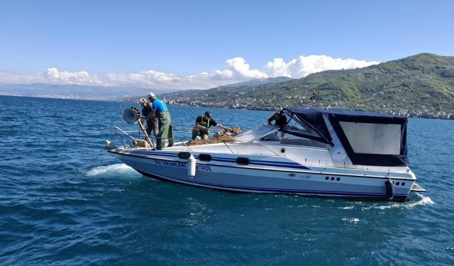 Kalkan av yasağı denetimlerinde 3 bin metre ağa el konuldu