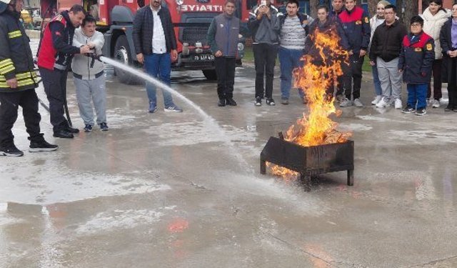 Özel Eğitim Uygulama Okulu öğrencilerine yangın güvenliği eğitimi verildi