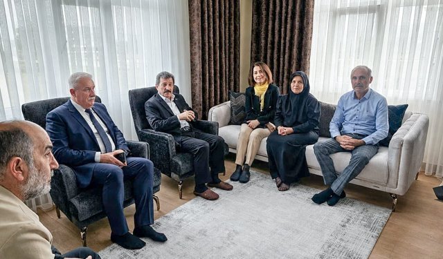 Samsun Valisi Tavlı'dan şehit annesine Anneler Günü ziyareti